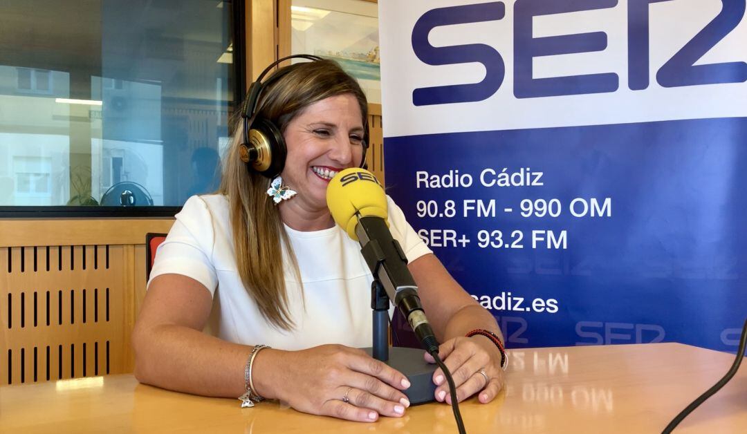 Irene García, presidenta de la Diputación de Cádiz, en los estudios de Radio Cádiz