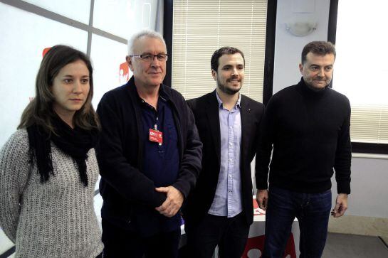 GRA034. MADRID, 21/02/2015.- (De izq a dcha) La eurodiputada Marina Albiol, el coordinador general de Izquierda Unida, Cayo Lara, el próximo candidato de IU a las elecciones generales, Alberto Garzón, y el coordinador general de IULV-CA y candidato a la p