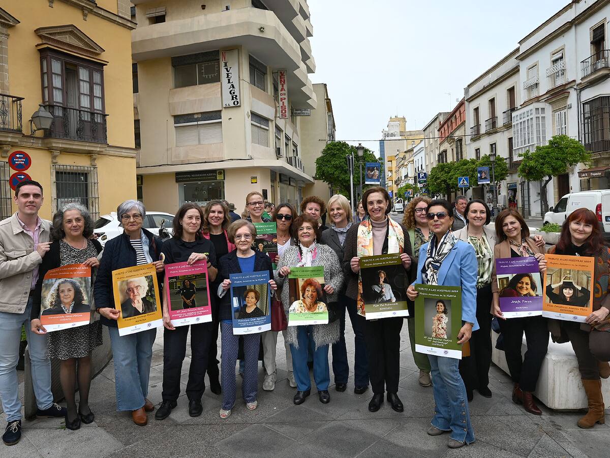 La exposición ‘Tributo a las Nuestras’ toma la calle Corredera