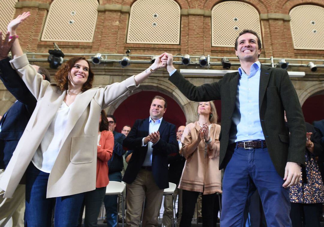 El presidente del Partido Popular Pablo Casado y la candidata a presidir la Comunidad de Madrid, Isabel Díaz Ayuso.