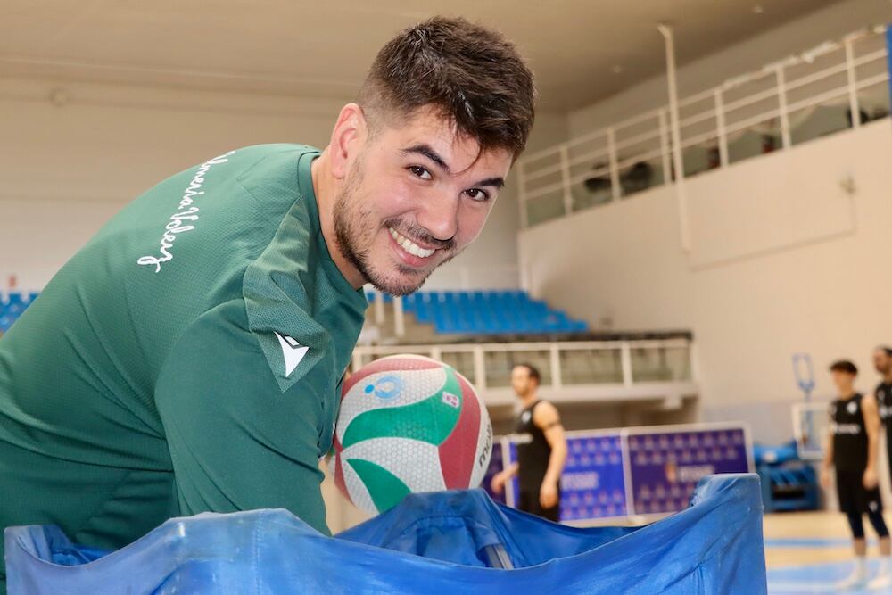 Andrés Portero se estrenó como técnico en el Moisés Ruiz este pasado sábado, y supo disfrutarlo: “Muy contento, muy feliz, una sensación muy gratificante”.