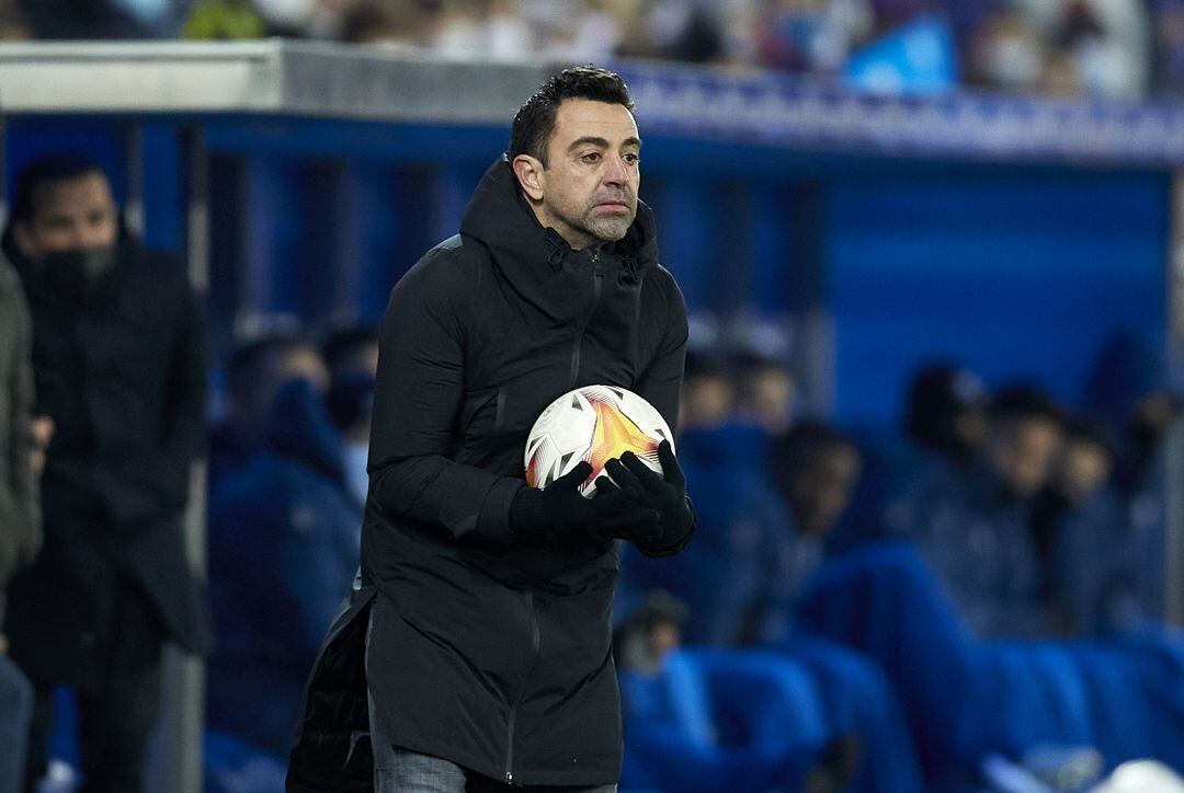 Xavi Hernández, durante el partido en Vitoria. 