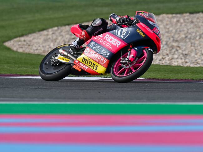 Doha (Qatar), 06/03/2022.- Moto3 rider Ana Carrasco of the Boe Skx team in action during the Moto3 final race of the Motorcycling Grand Prix of Qatar at Losail International Circuit in Doha, Qatar, 06 March 2022 (Motociclismo, Ciclismo, Catar) EFE/EPA/NOUSHAD THEKKAYIL