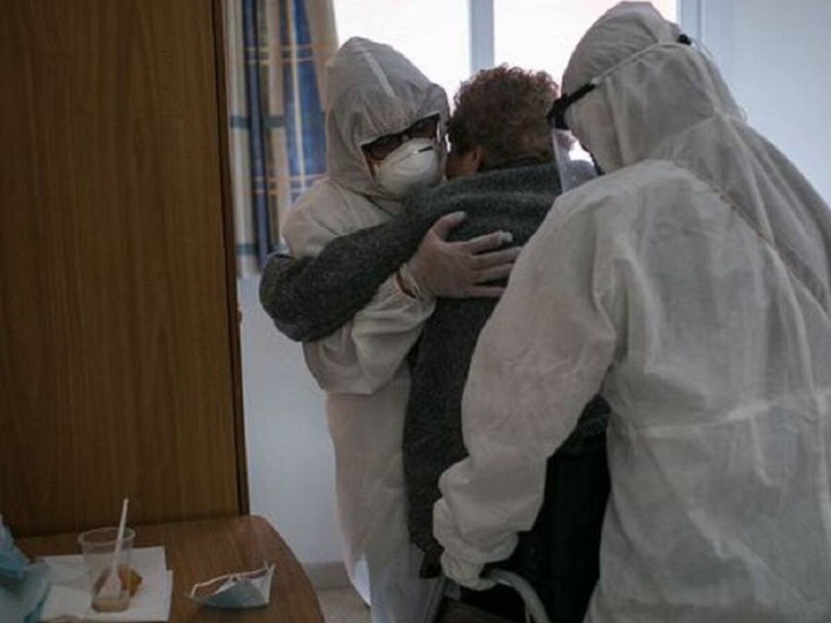 Los nuevos positivos bajan a 30, pero se registran dos nuevos fallecimientos en el Virgen de la Concha