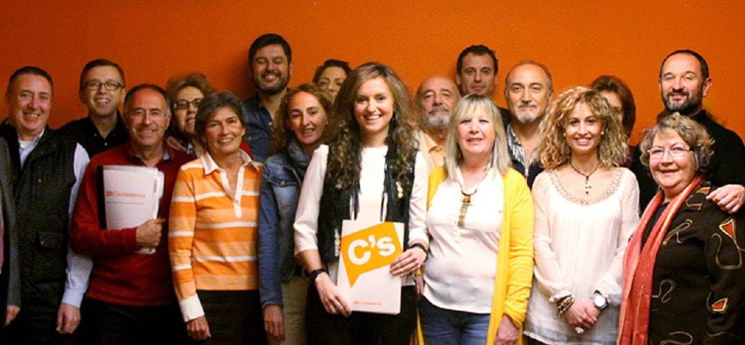 Araceli Gómez junto al equipo de Ciudadanos en Tres Cantos