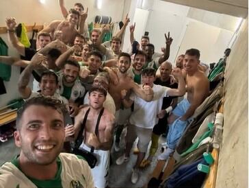 Així va celebrar l'equip blanc-i-verd el primer triomf de la temporada