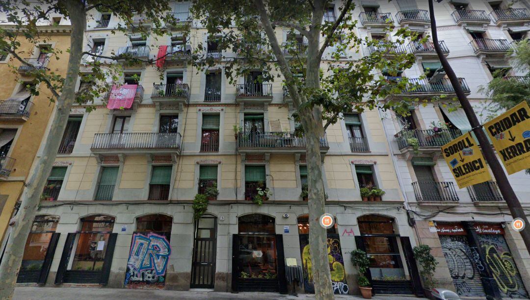 El lugar en el que se ha producido el crimen, en el número 3 de la Rambla del Raval de Barcelona