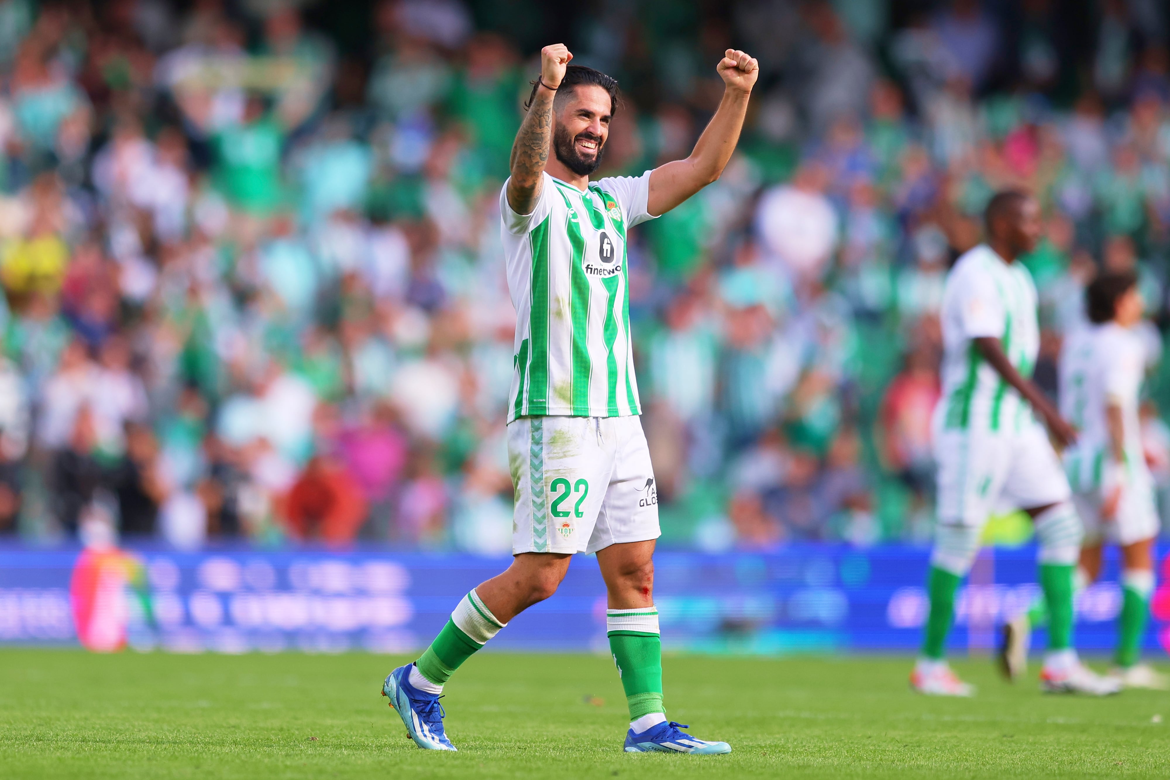 Isco celebra una victoria esta temporada con el Betis.