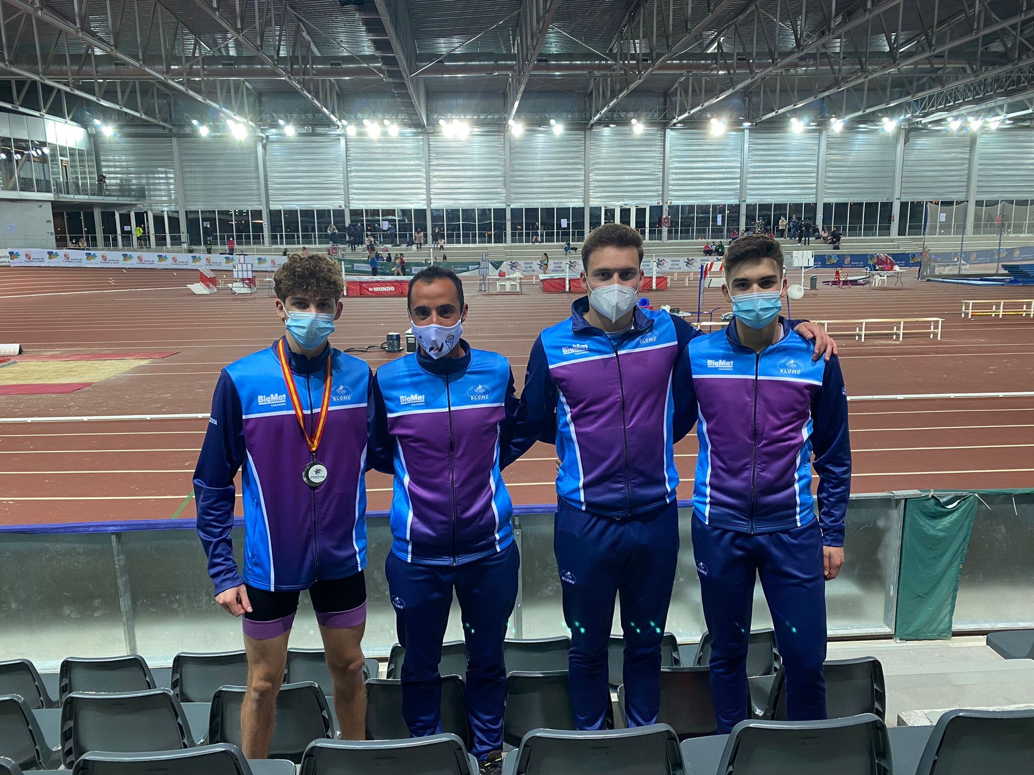 Atletas segovianos del Club de Atletismo Joaquín Blume