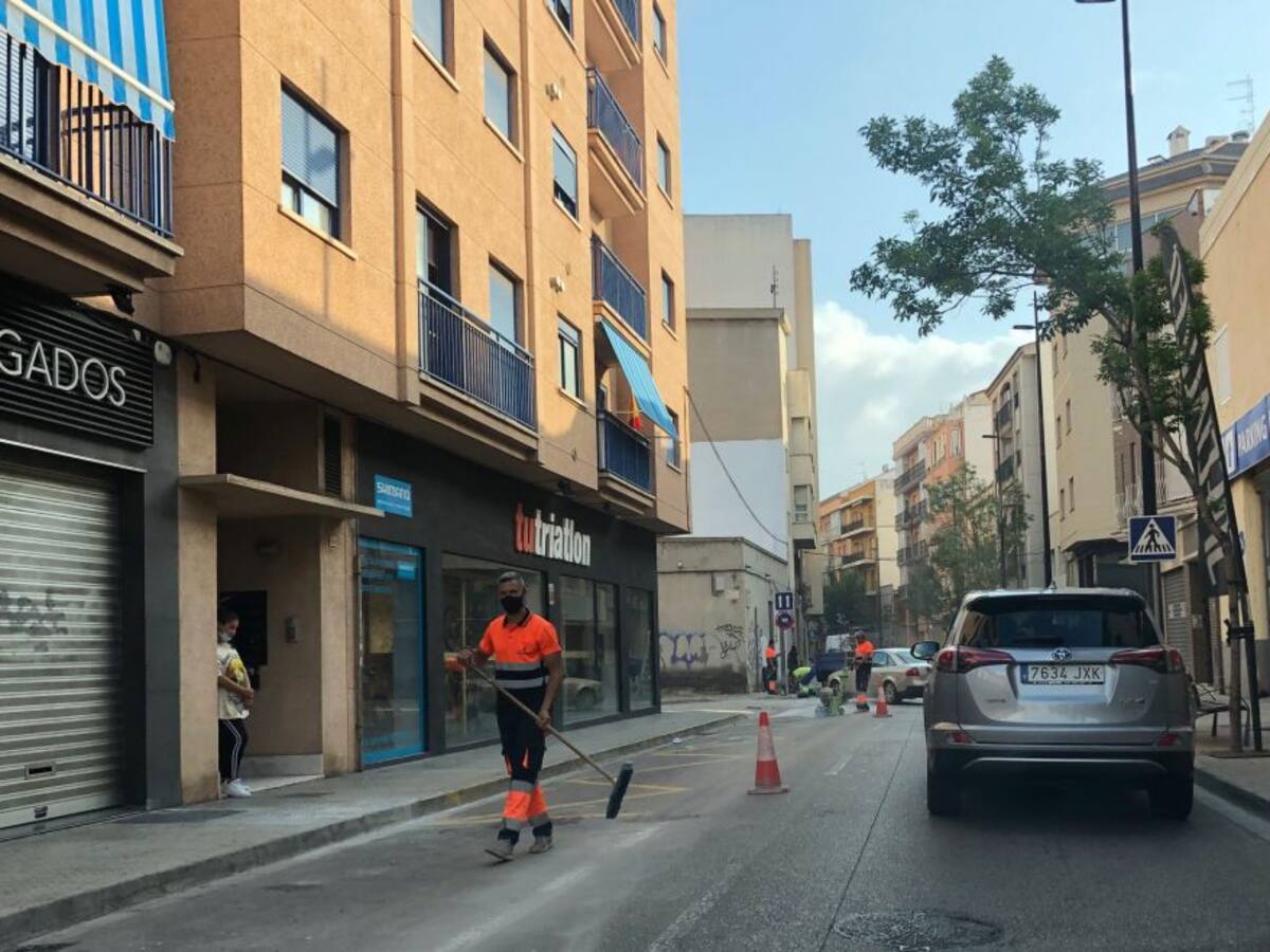 Eliminan el tramo de aparcamiento de la calle San Vicente que volverá a ser de doble carril