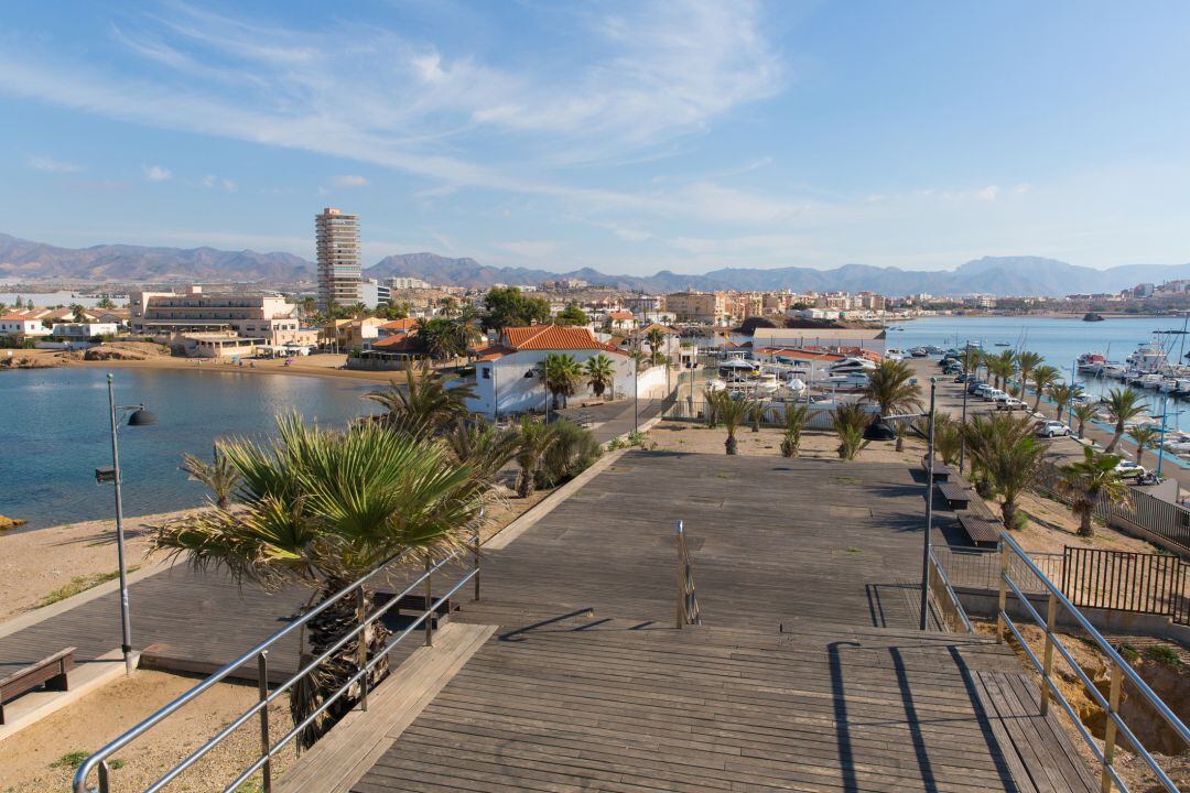 Panorámica del Puerto de Mazarrón, donde tuvo lugar el suceso que acabó con la vida de Younes