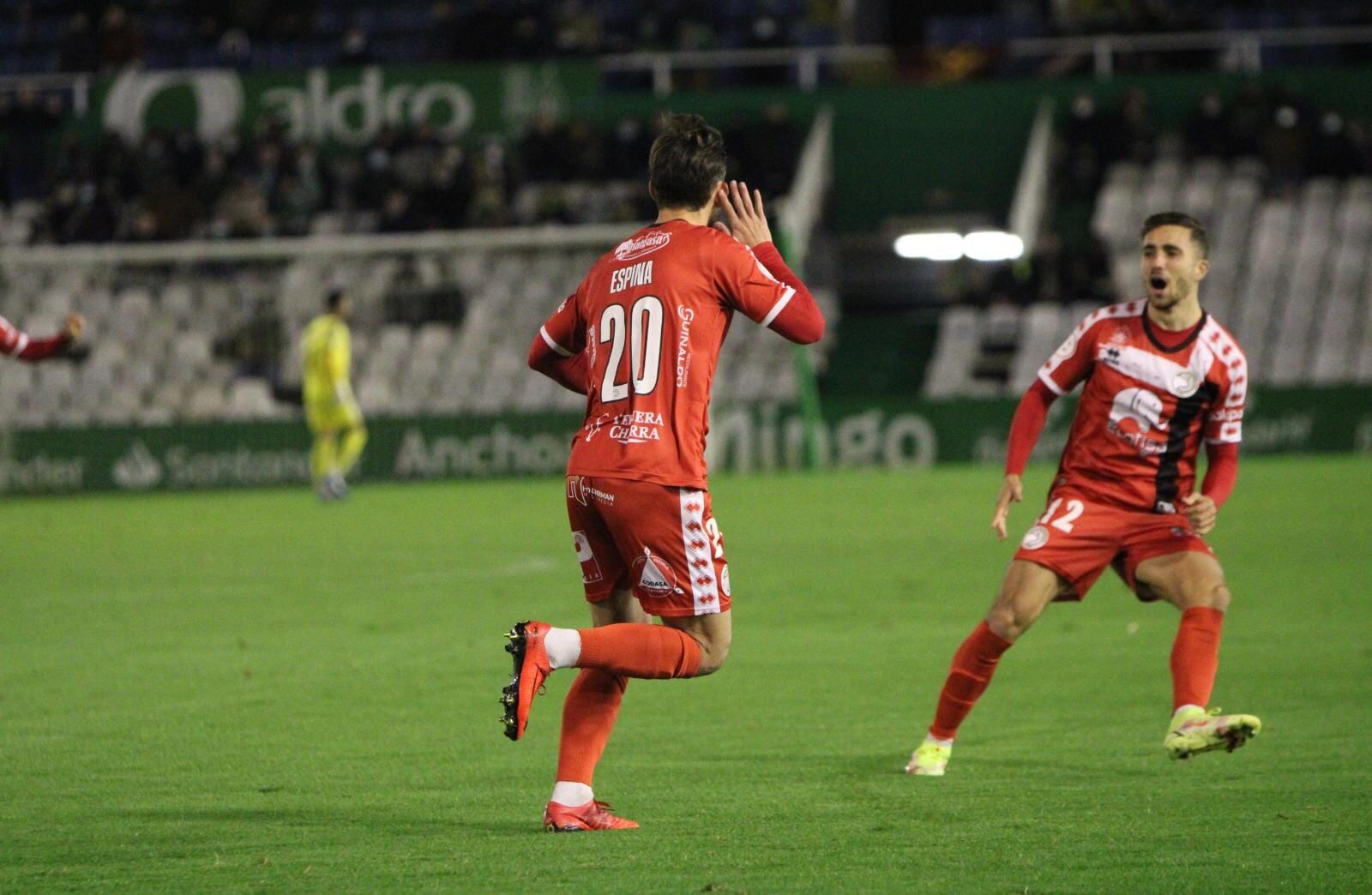 Pablo Espina celebra uno de sus goles este curso