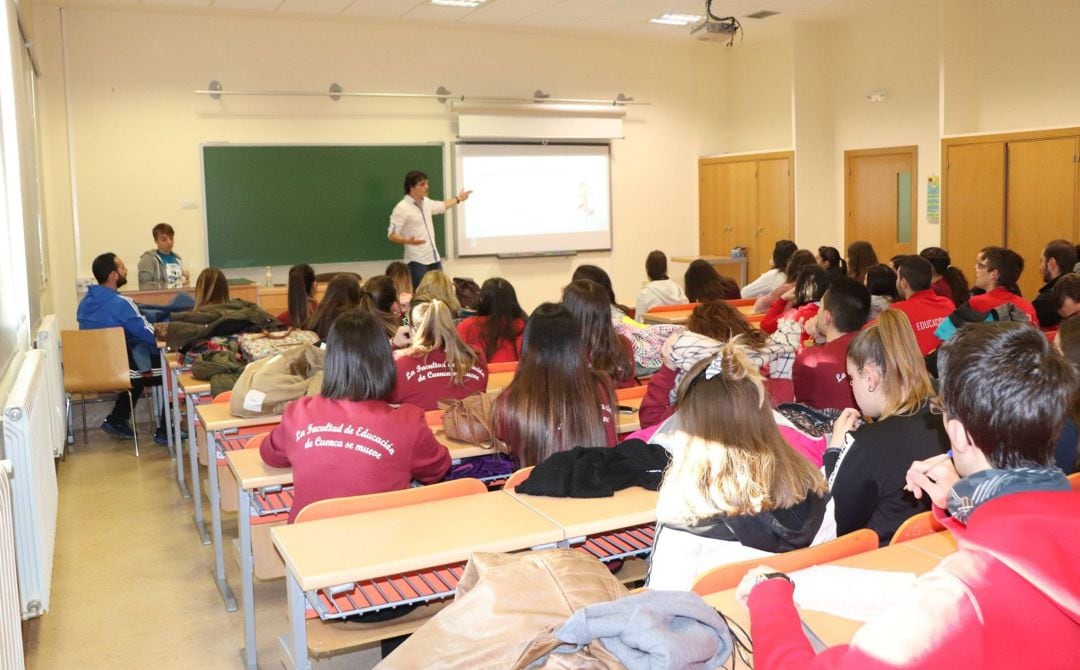 La Facultad de Educación de Cuenca tienen unos 800 alumnos.