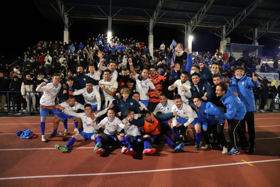 El San Agustín del Guadalix celebrando su pase a la Copa del Rey 