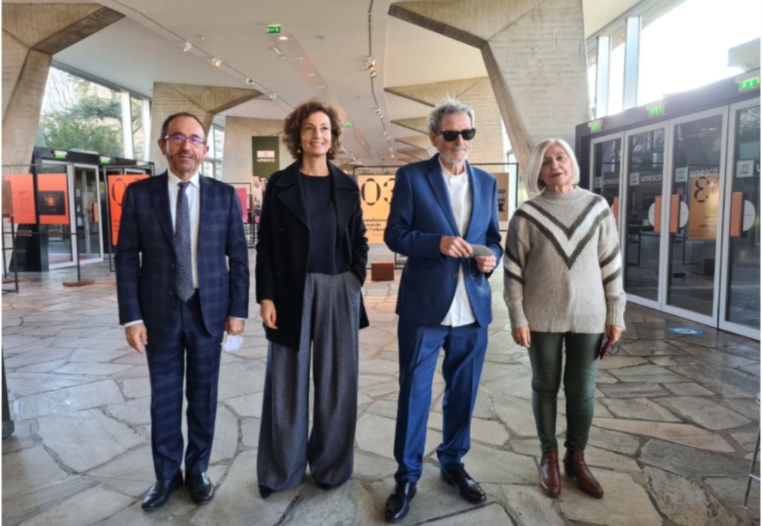 Miquel Navarro asiste en París a  la entrega de su obra &quot; Ciudad Vigía&quot;