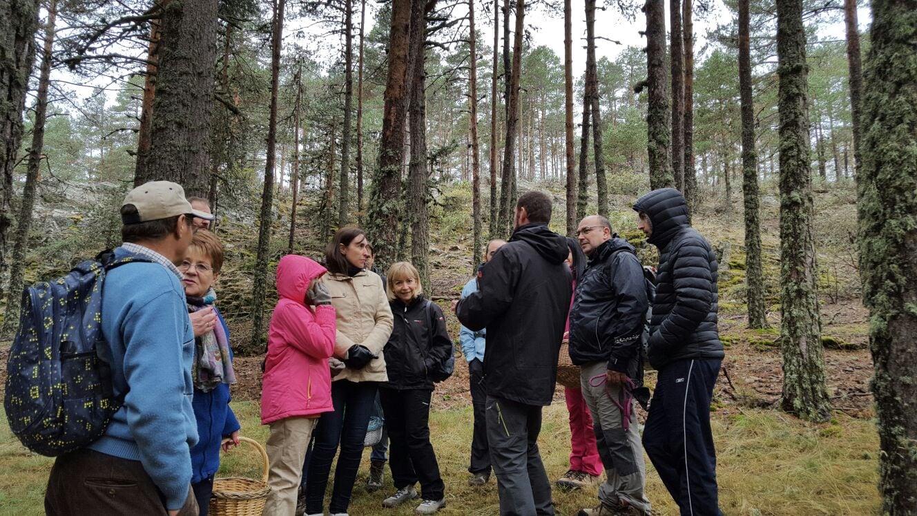 Los empresarios turísticos de la Sierra de Albarracín son muy conscientes de que esa riqueza natural es la que llena esos pueblos a lo largo de todo el año.