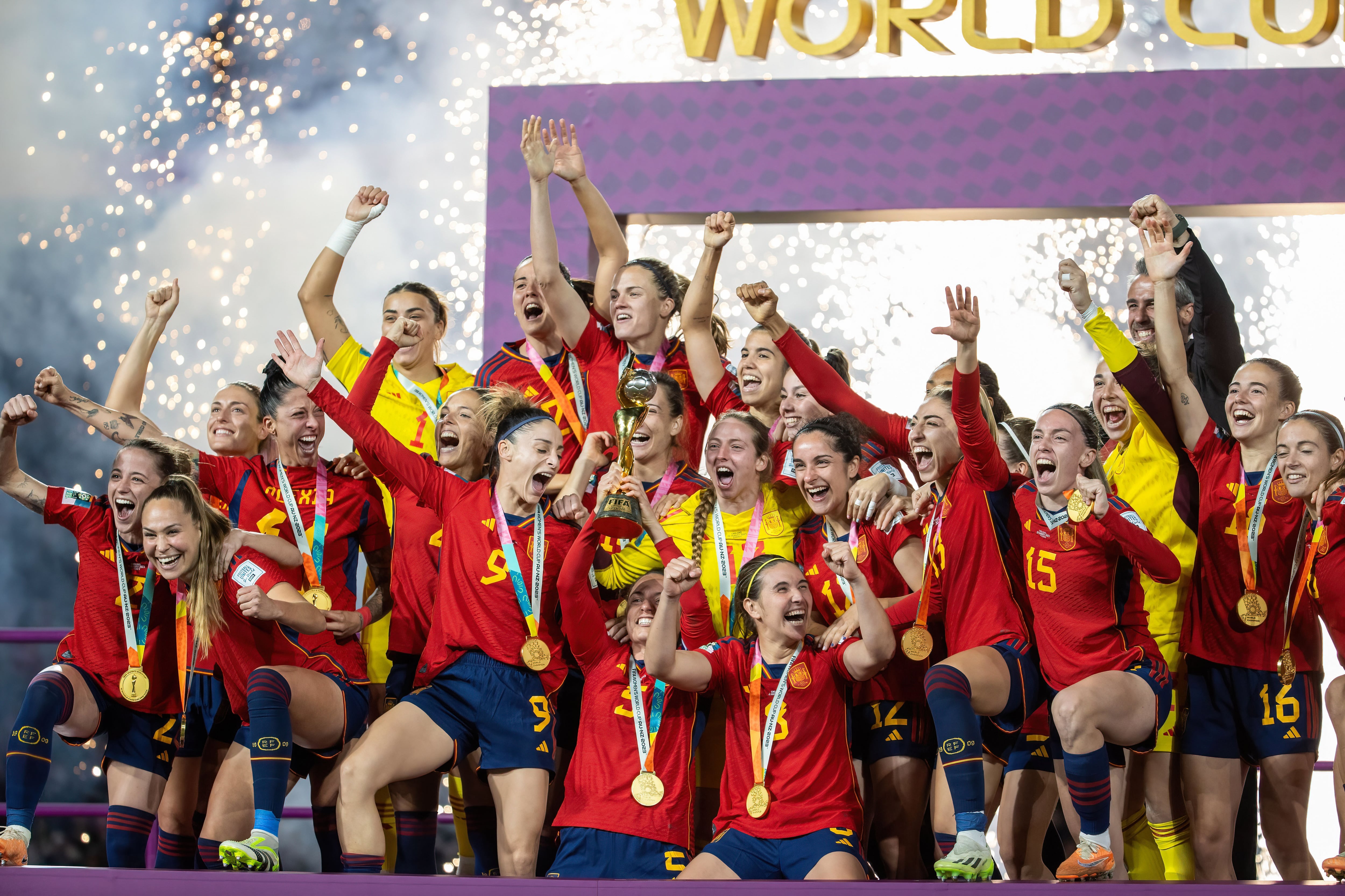 Las jugadoras de la selección española celebran el título de campeonas del mundo