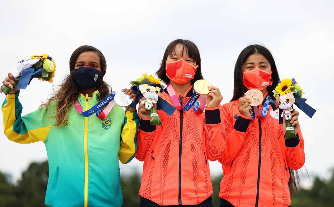 Rayssa Leal, Momiji Nishiya y Funa Nakayama en el podio de Tokio 2020