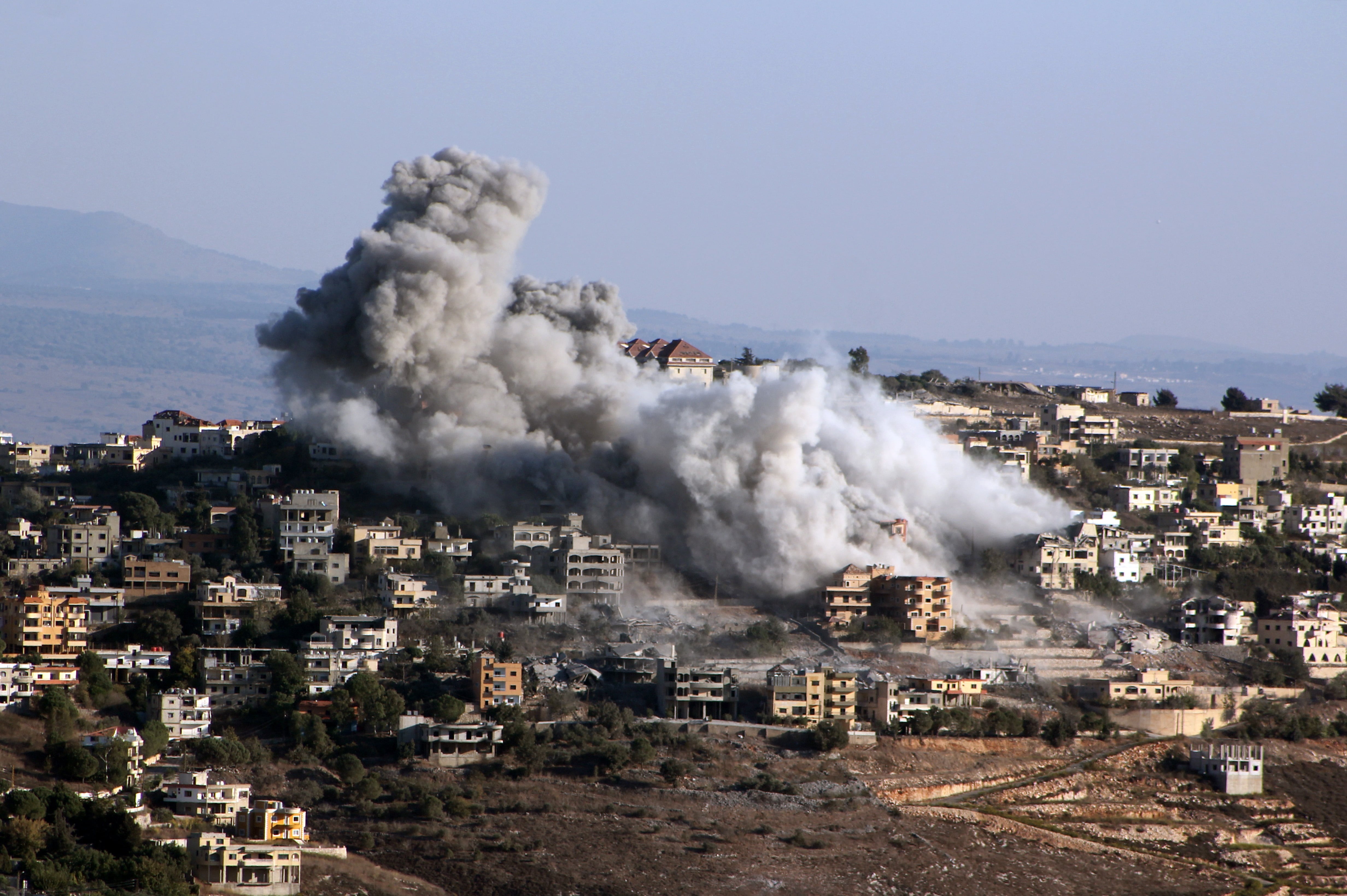 Israel continúa bombardeando puntos del sur del Líbano.