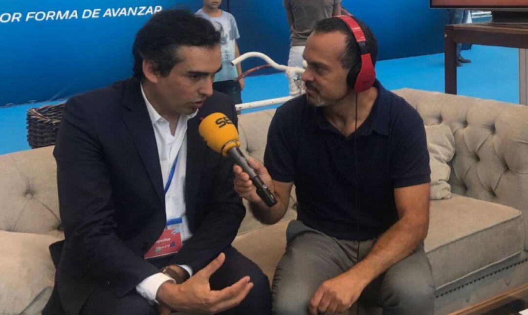 Iñigo Samaniego, con Valentín García en una foto de archivo