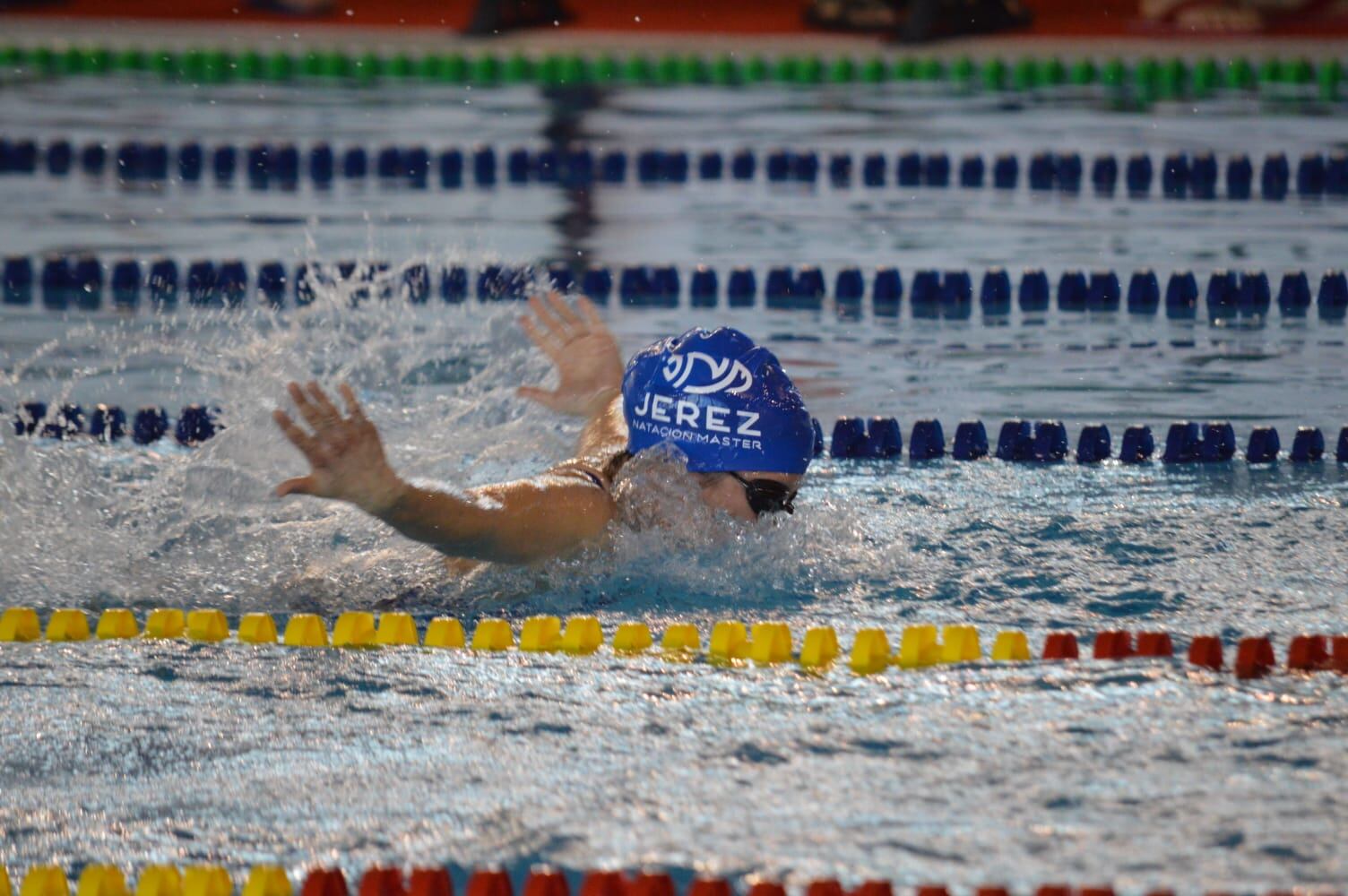 Nadadora del Jerez Natación Máster