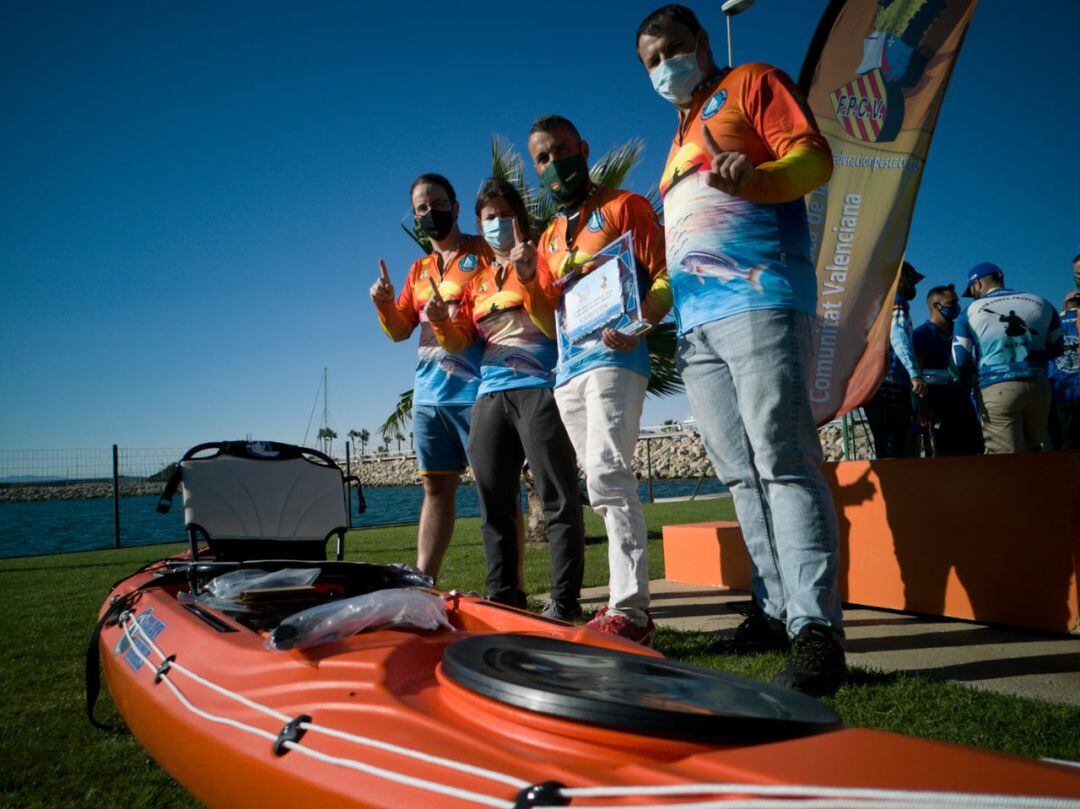 Pachi junto a sus compañeros del CD El Portet La Marina.