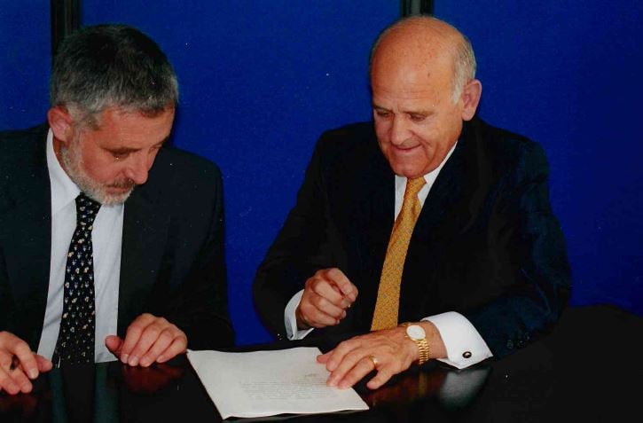 Aurelio González (a la derecha) junto al que fuera alcalde de Cuenca José Manuel Martínez Cenzano.