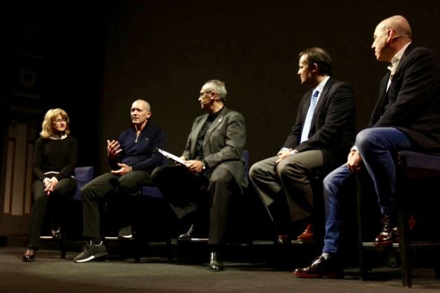 Un momento del coloquio-debate en el Teatro Cervantes de Málaga