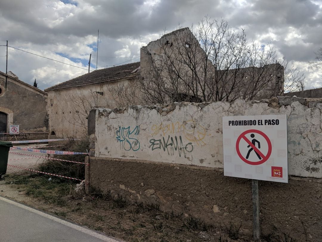 Acceso al Teatro de La Colonia