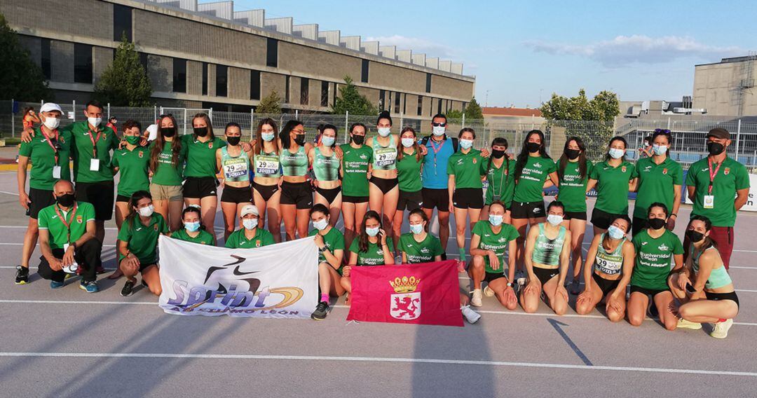 Las atletas leonesas celebraron la salvación 
