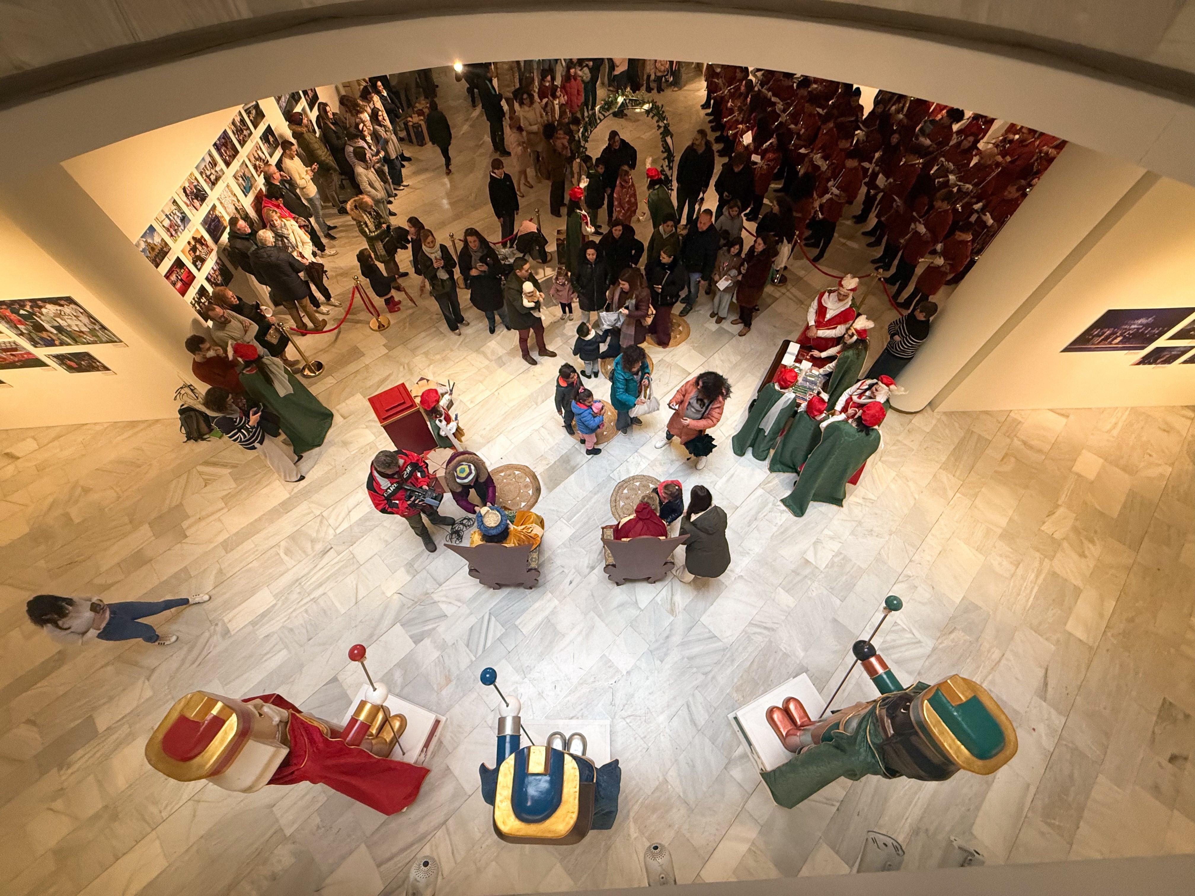 Los Carteros Reales recogen las últimas cartas de los niños y niñas de Albacete en el Museo Municipal