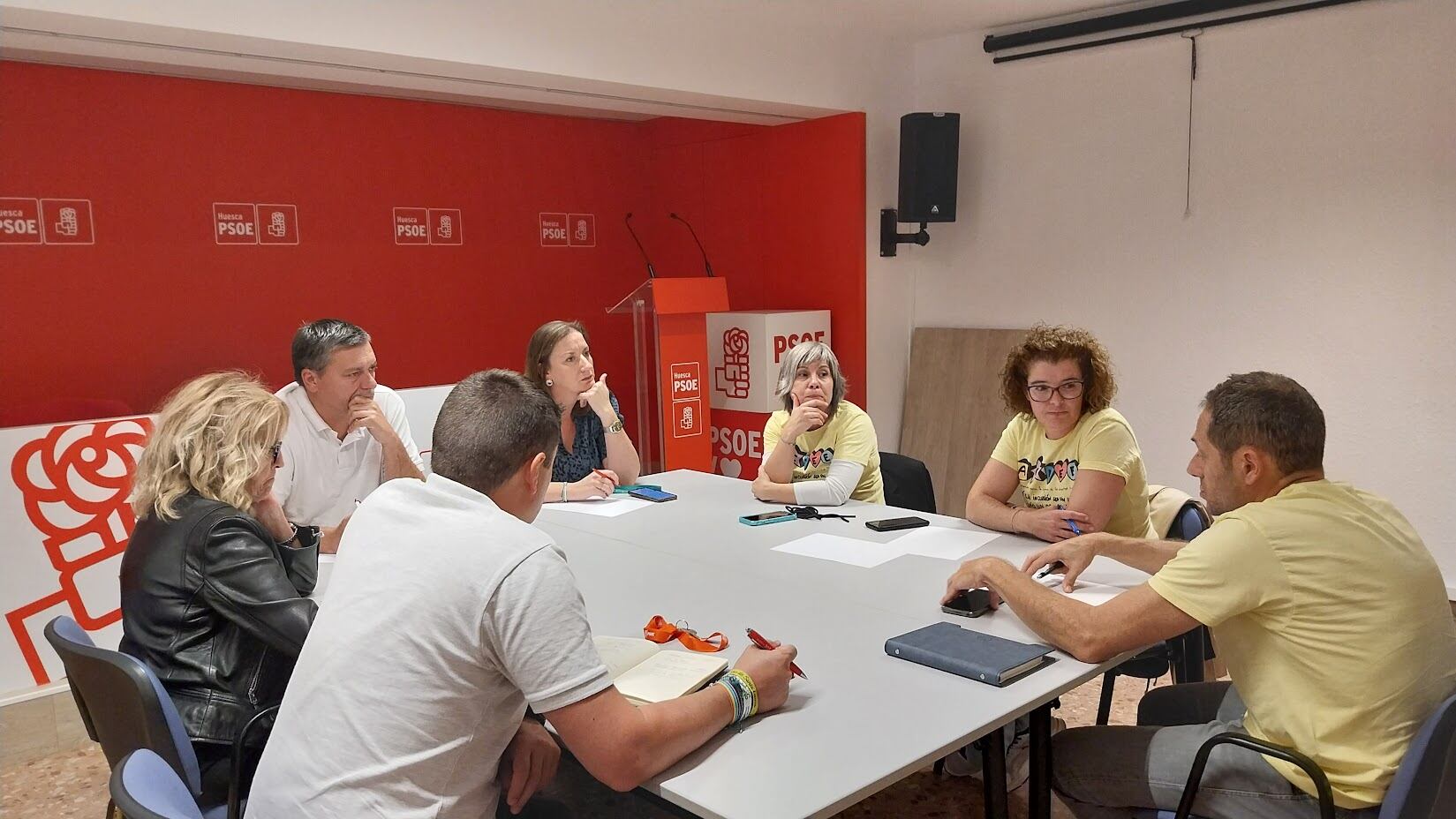 Reunión PSOE Alto Aragón con Asociación derechos ACNEE