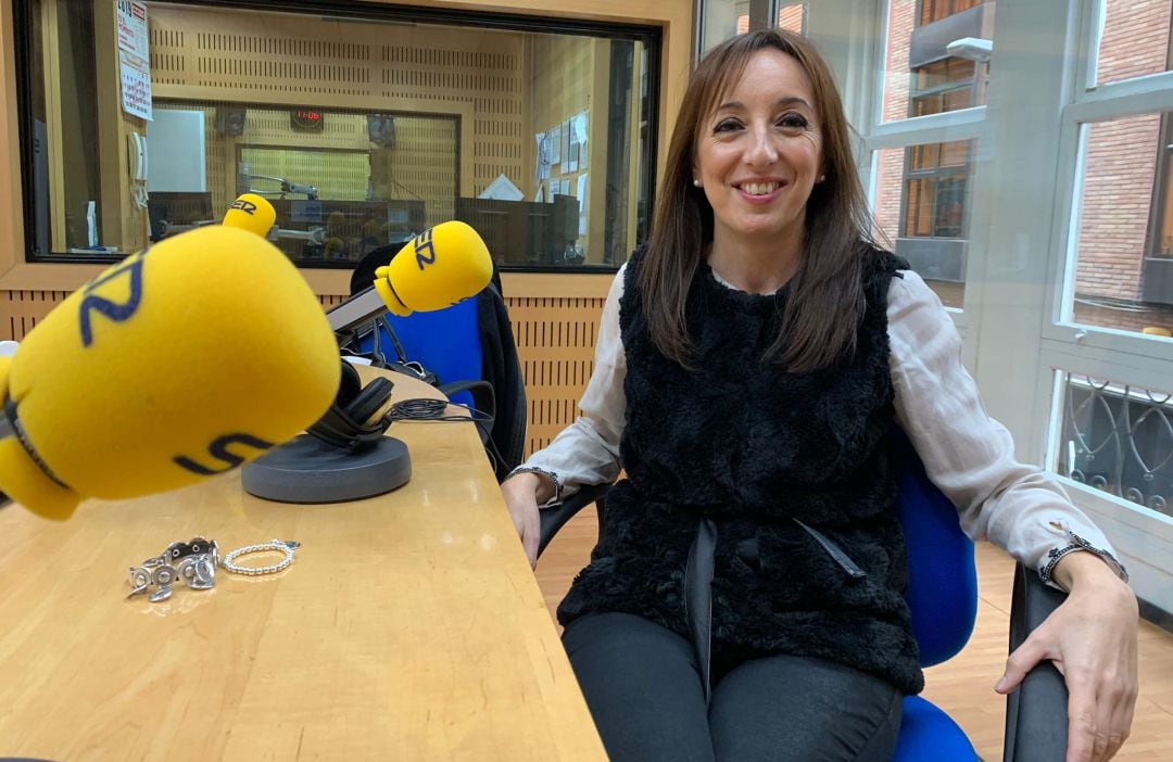 María Dolores Muñoz,  alcaldesa de Bullas en los estudios de Radio Murcia en una imagen de archivo