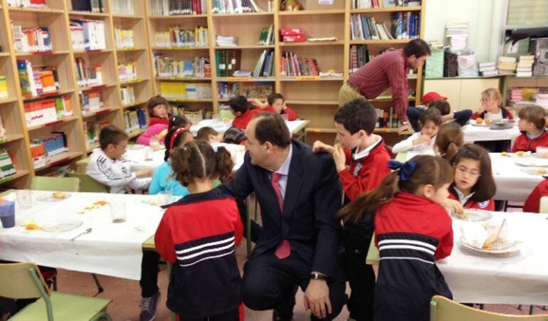 Gracias a programas de conciliación laboral los menores pueden ir al colegio a jugar y aprender durante los días no lectivos en los que sus progenitores trabajan