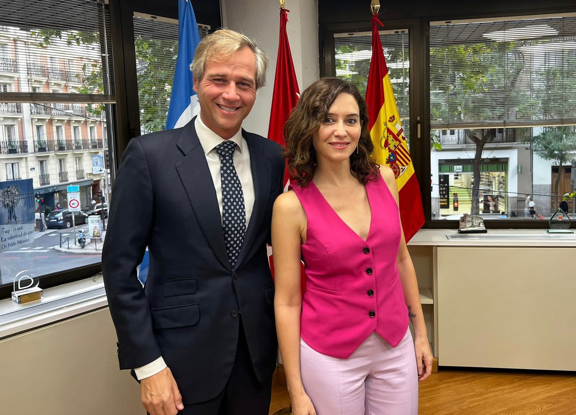 Antonio González Terol junto a la presidenta de la Comunidad de Madrid, Isabel Díaz Ayuso