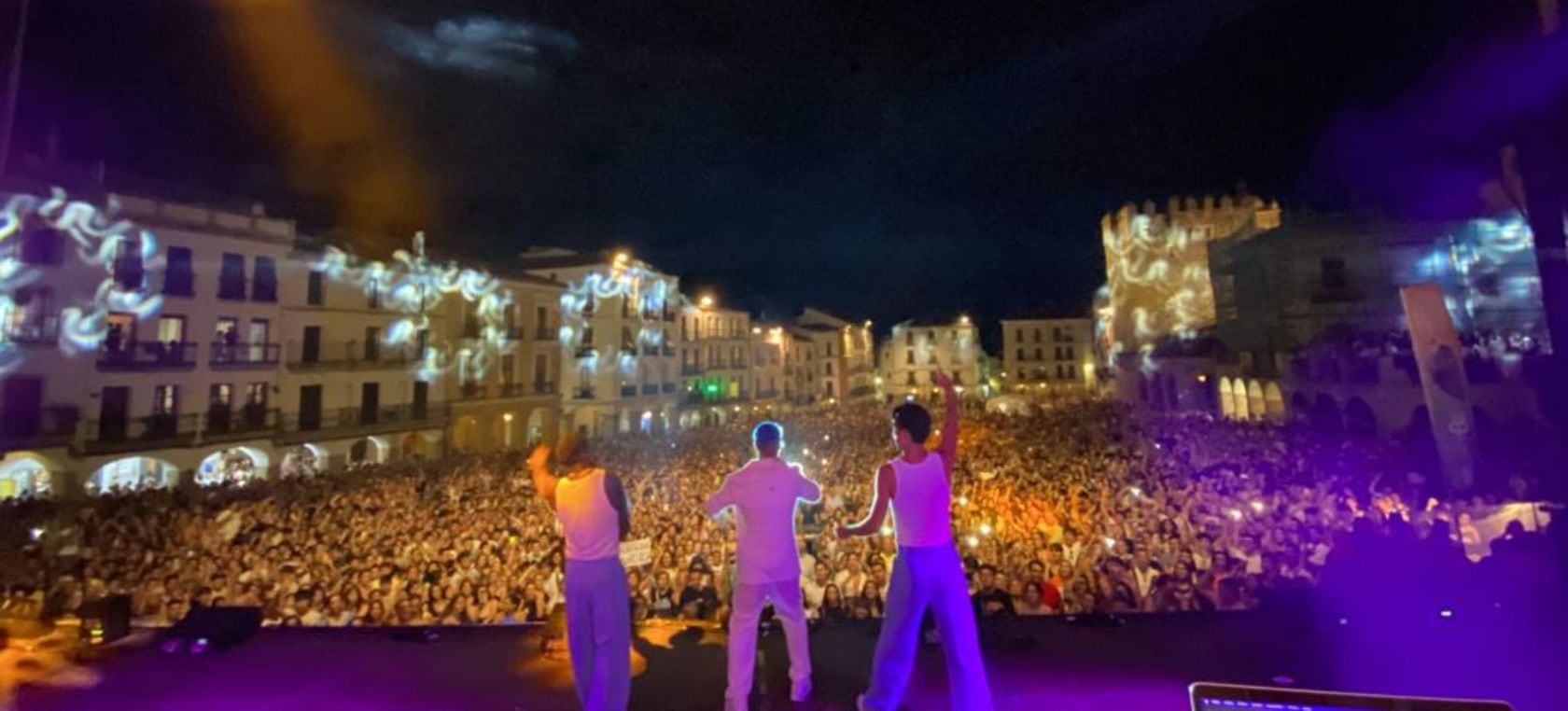 La gira de Los40 Summer Live comenzó en Cáceres, el sábado estará en Alcoy