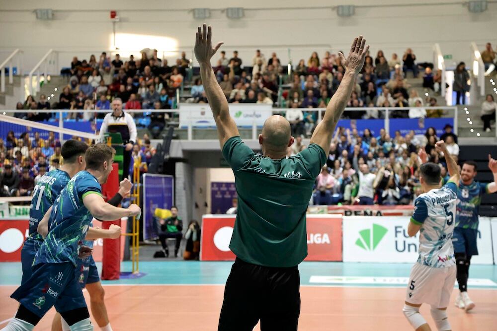 Unicaja Costa de Almería y Grupo Herce Soria disputan este sábado (17.30 horas) el ‘clásico’ entre ciudades de voleibol.