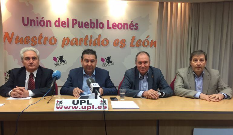 Representantes de UPL y PAL durante su comparecencia de prensa