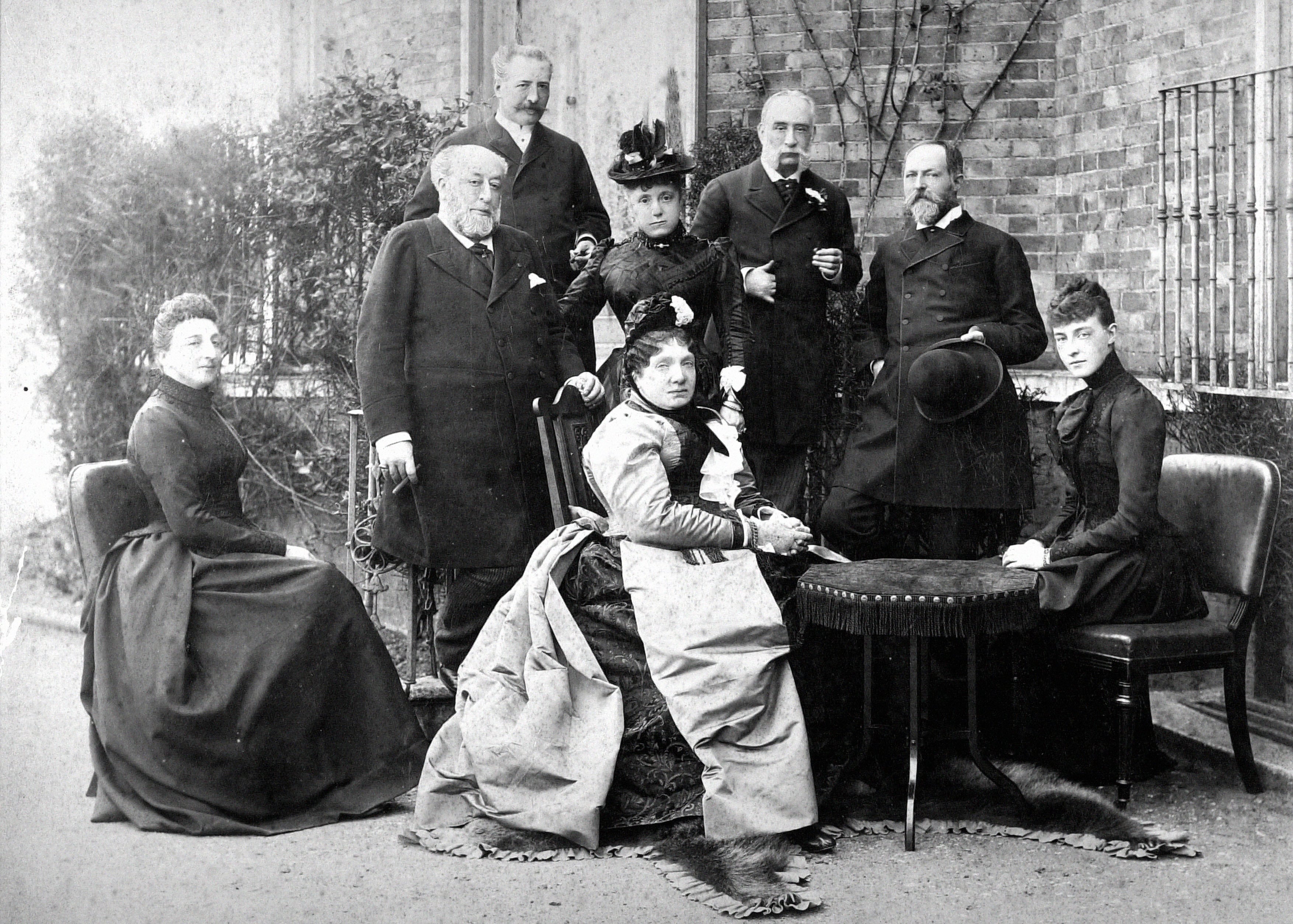 Isabel II con familiares en 1877