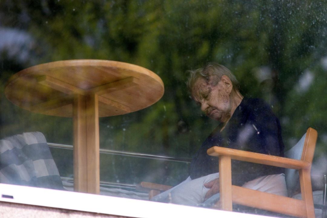 El gobierno de Alberto Núñez Feijóo ha acordado la intervención de la residencia de Os Gozos (en la imagen), en Pereiro de Aguiar, después de que 112 usuarios hayan contraído el virus (tres más que ayer), así como 25 profesionales que los atienden (23 más).