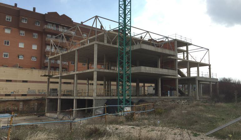 El edificio que estaba destinado a acoger la sede de CEOE CEPYME Cuenca, en la Ronda Oeste