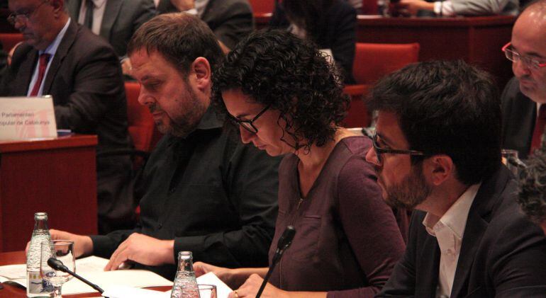 Oriol Junqueras, Marta Rovira y Pere Aragonès (ERC), ante la comparecencia de Artur Mas en el Parlament 