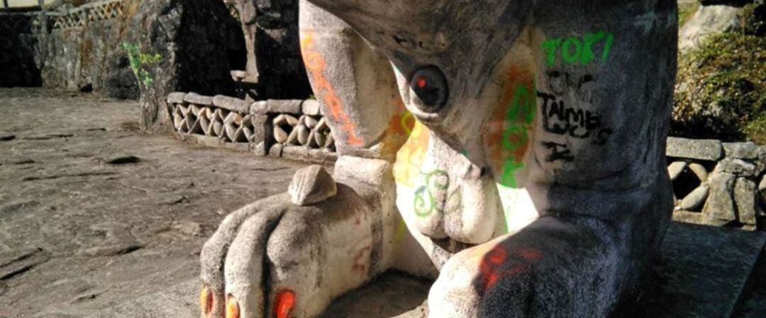 Pintadas en el león del Pasatiempo