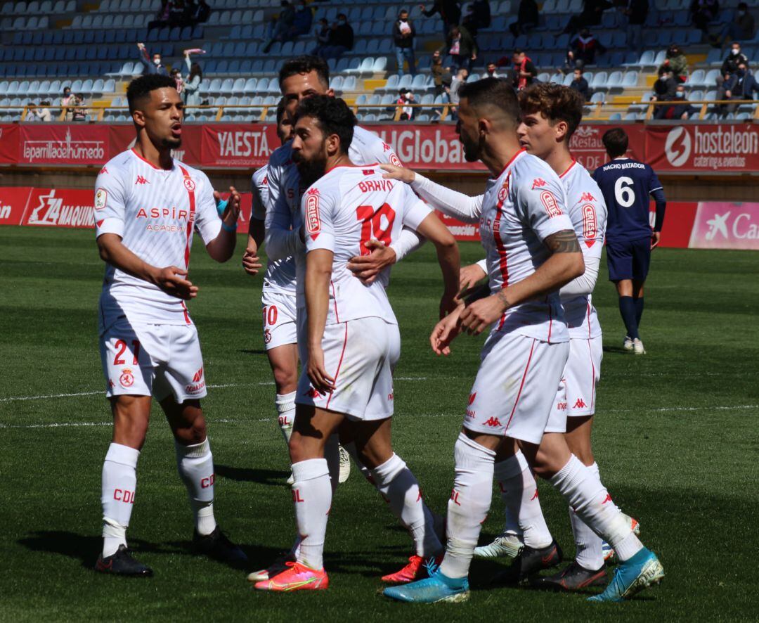 Bravo celebró enrabietado su primer gol en casa