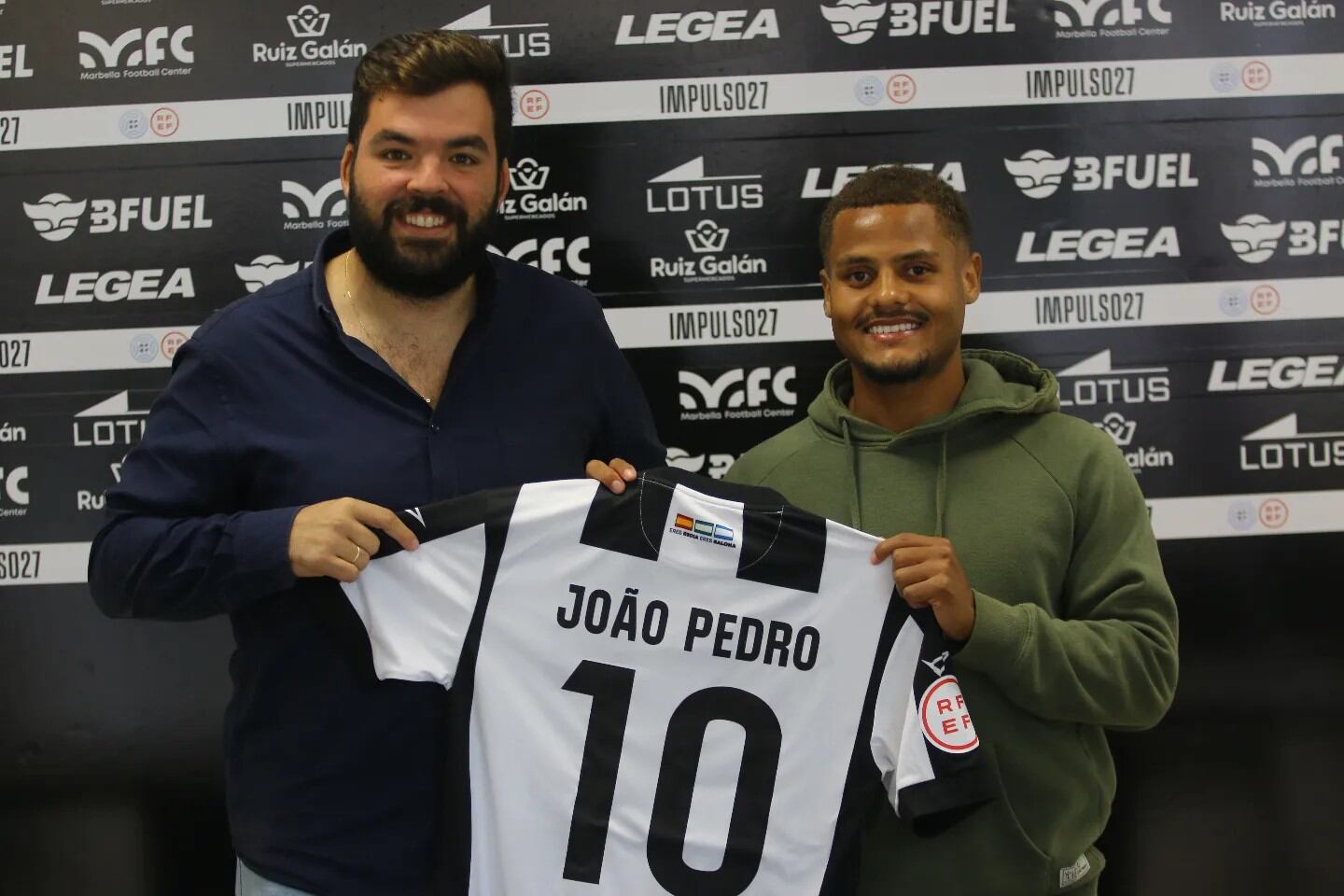 Achirica en la renovación de Joao Pedro