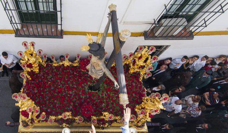 Espectacular imagen del paso del Cristo del Buen Fin