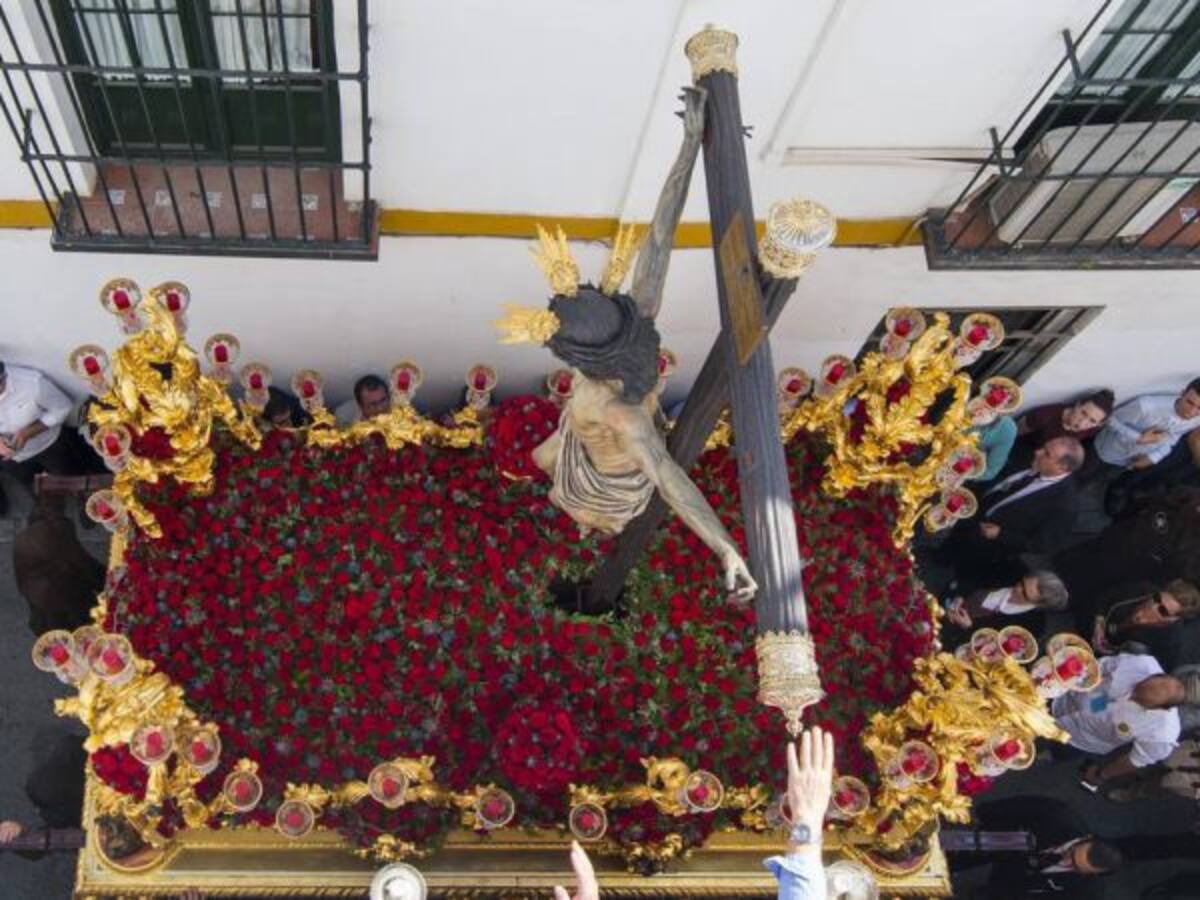 El Buen Fin incorpora a su cortejo el Santo Sudario