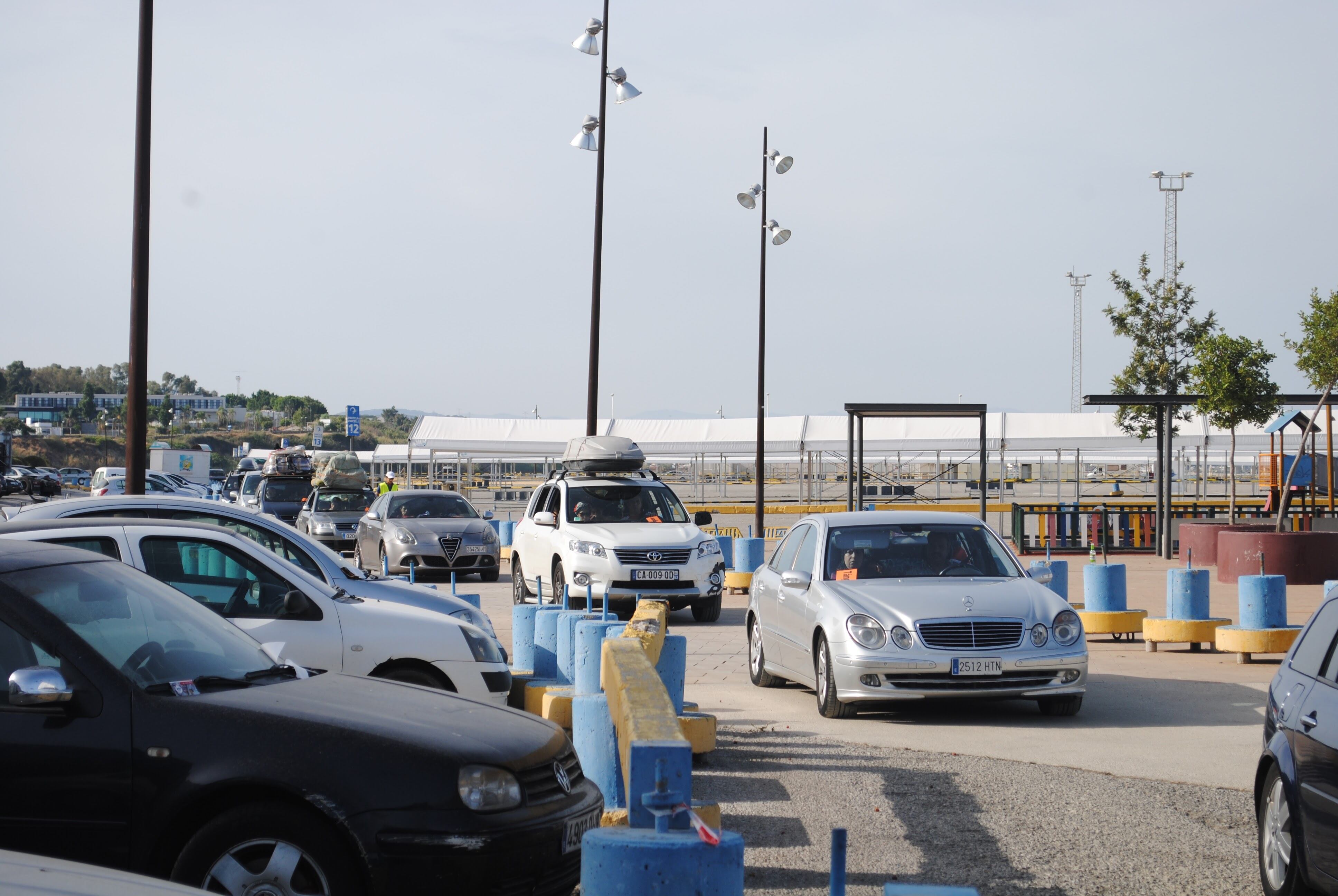 Vehículos en el puerto de Algeciras durante la OPE