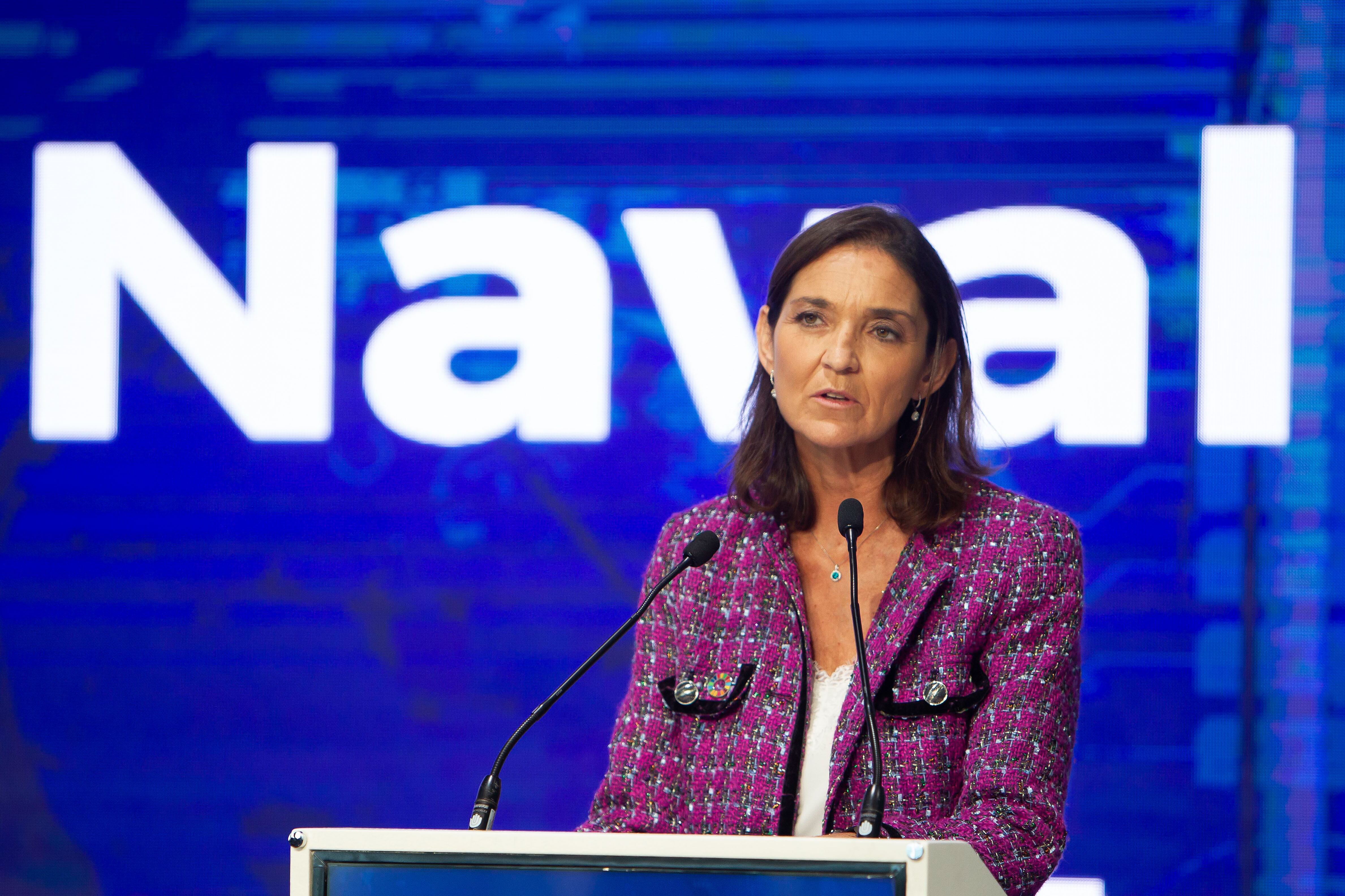 La ministra de Industria, Comercio y Turismo, Reyes Maroto, presenta este viernes en Vigo del PERTE Naval que contribuirá a la modernización del sector en España. EFE / Salvador Sas