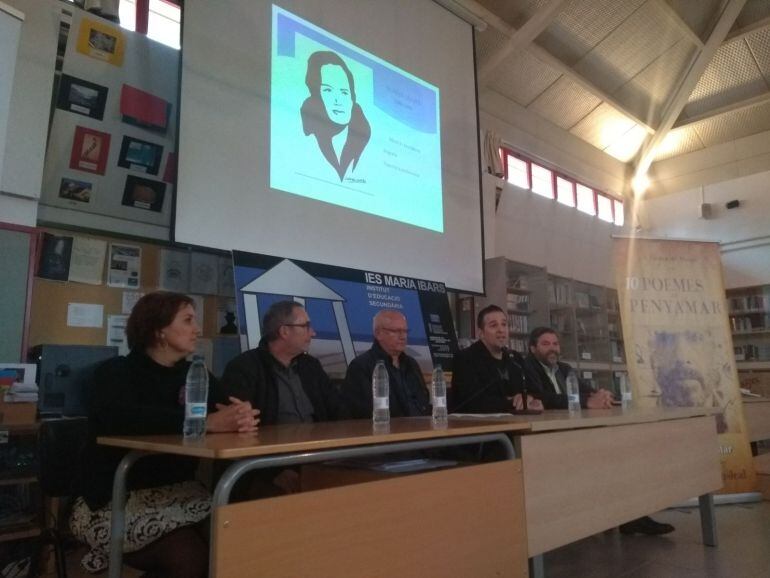 Presentación de la campaña de la Macma para difundir la figura de Maria Ibars por los institutos de la Marina Alta.